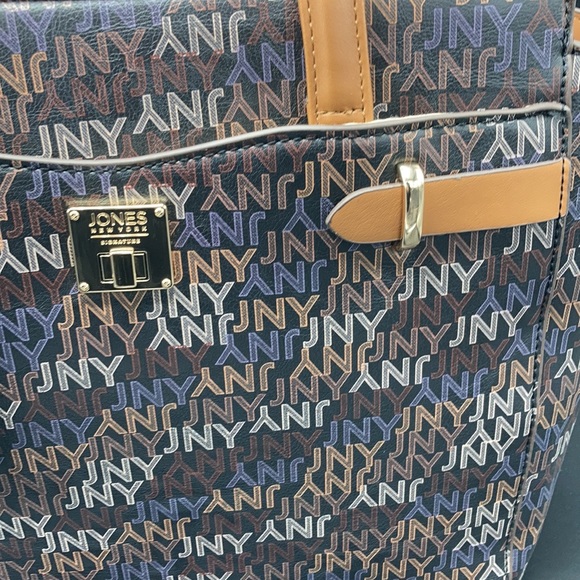 24HR DROP ⬇️ Jones New York Signature Purse Black or Brown - Picture 14 of 14